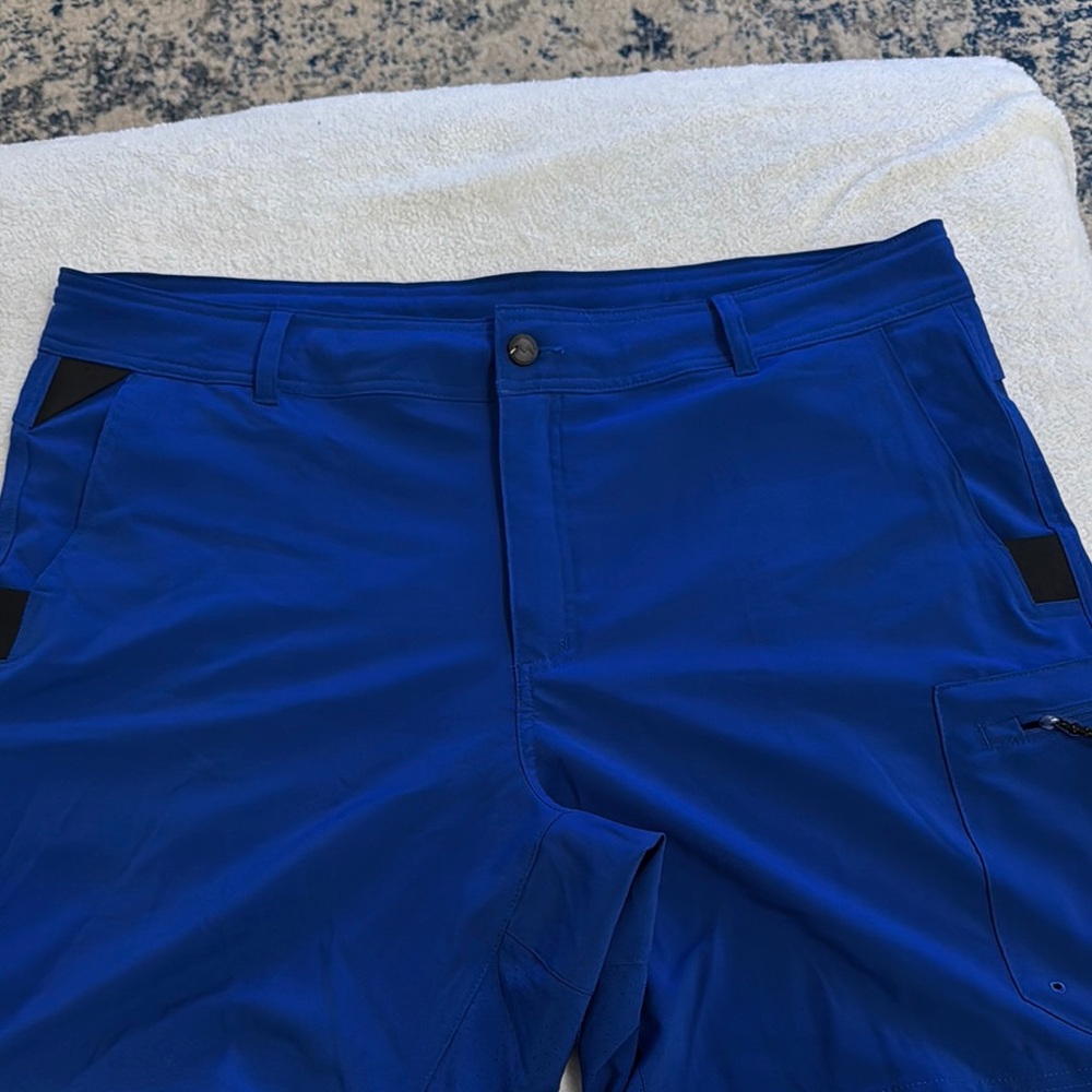 Magellan Outdoors Men's Royal Blue Shorts